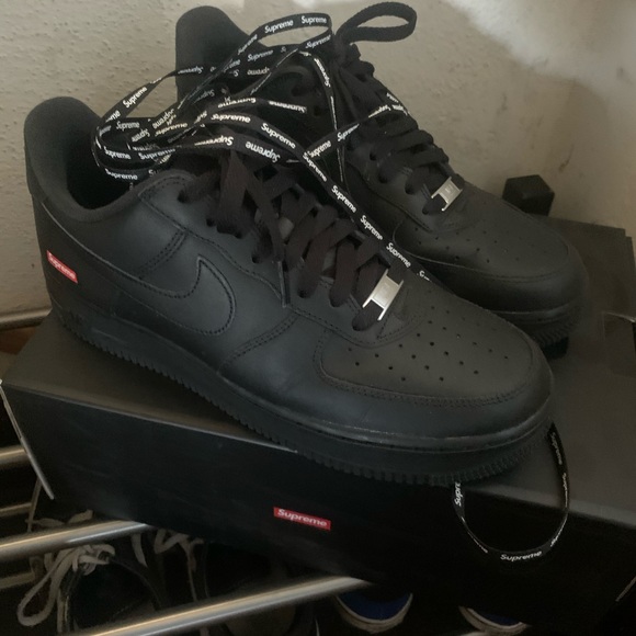 supreme black airforces
